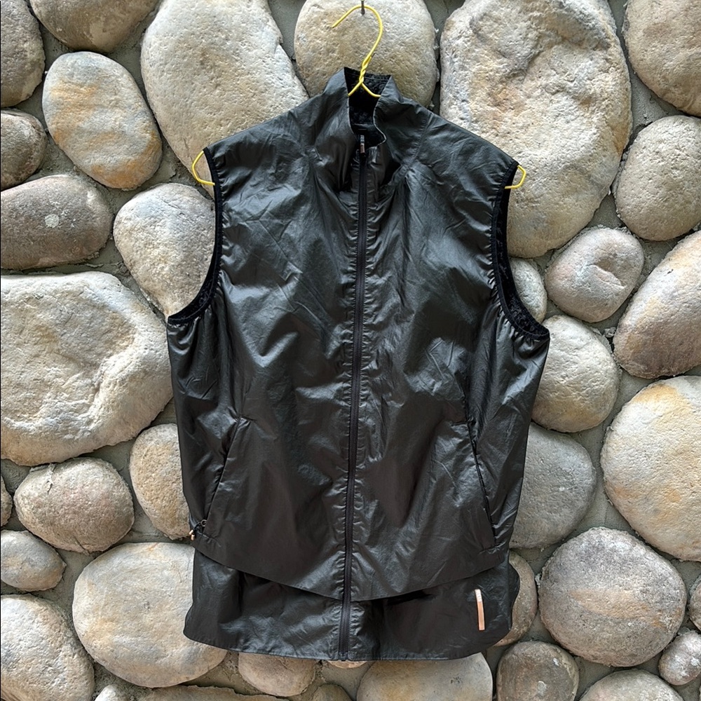 REI Runners Vest in Black